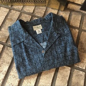 LL BEAN Men’s casual button down shirt Large